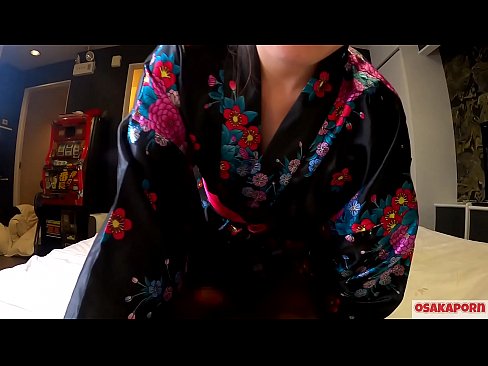 ❤️ A moza cosplay encántalle o sexo ata o orgasmo con chorros nunha jinete e unha mamada. Moza asiática con coño peludo e fermosas tetas con traxe tradicional xaponés nun vídeo afeccionado que mostra a masturbación con xoguetes de merda. Sakura 3 OSAKAPORN. ️  Sexo en nós ﹏