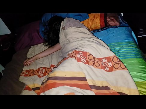 ❤️ Fillastro reprendendo á súa nova madrasta mentres ela dorme. ️  Sexo en nós ﹏