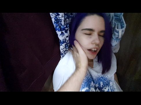 ❤️ Atopo a miña irmá no armario e axudouna a correrse ️  Sexo en nós ﹏